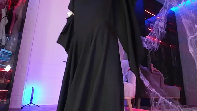 Tasha Allas online show from 31, 10, 2025