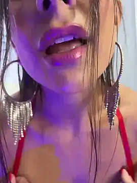 Mau White online show from 5, 3, 2025