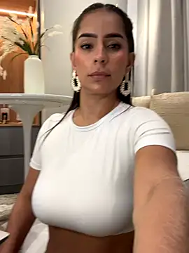 Mau White online show from 4, 12, 2025