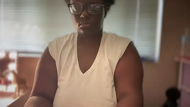 Snapshot of Yagurl__west chatting on 10, 3, 2025 Yagurl west online show from 10, 3, 2025