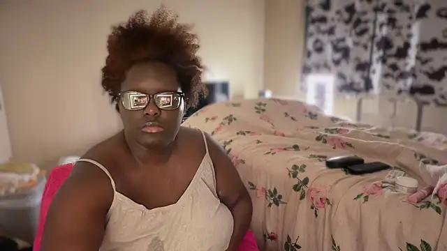 Snapshot of Yagurl__west chatting on 15, 2, 2026 Yagurl west online show from 15, 2, 2026