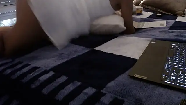 Snapshot of nevertardy13 chatting on 25, 2, 2026 nevertardy13 online show from 25, 2, 2026