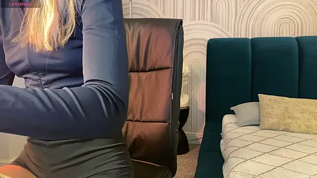 viviann evans online show from 4, 2, 2026