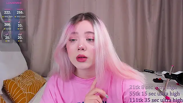   KawaiiYuki   online show from 25, 1, 2025