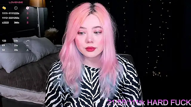   KawaiiYuki   online show from 10, 3, 2025