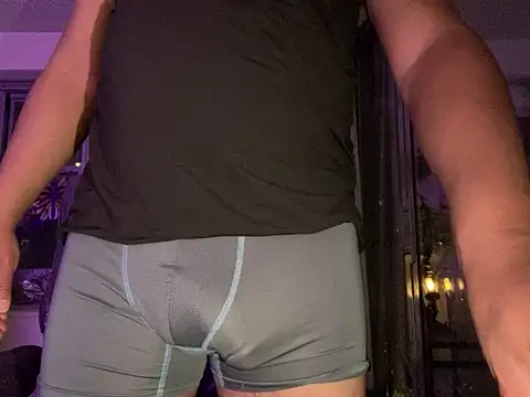 Snapshot of ThickDick_Daddy chatting on 6, 4, 2026 ThickDick Daddy online show from 6, 4, 2026