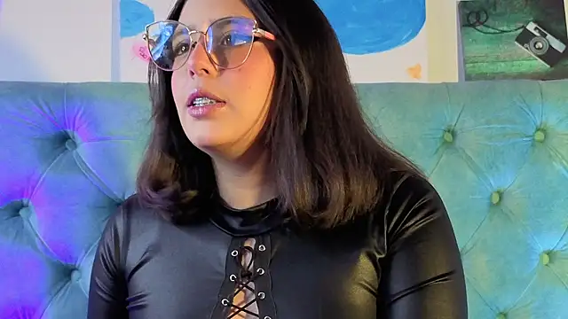 Paola Lyon  online show from 27, 2, 2026