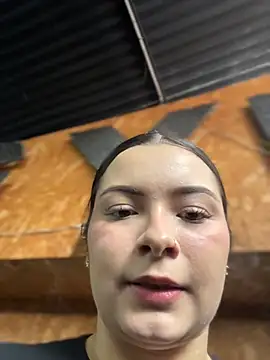 Snapshot of aneesa_darzi chatting on 3, 2, 2026 aneesa darzi online show from 3, 2, 2026