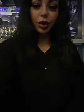 Chloe Ricci online show from 12, 12, 2024