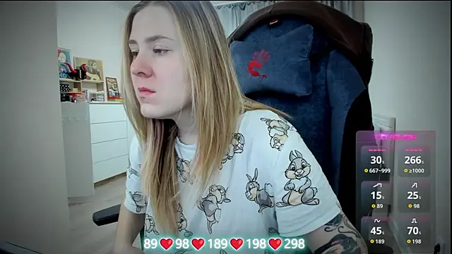 Olivia Munk online show from 18, 11, 2025