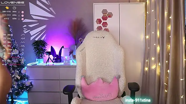 Break-me-Shake-me online show from 24, 1, 2025