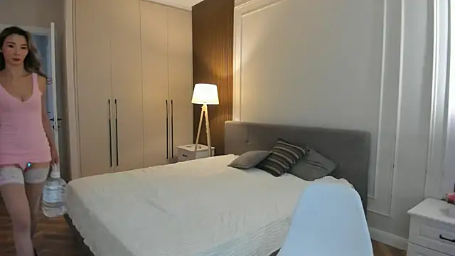 missliiaa online show from 14, 7, 2026