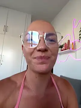 Snapshot of PaulinaSchubert1 chatting on 11, 5, 2026 PaulinaSchubert1 online show from 11, 5, 2026