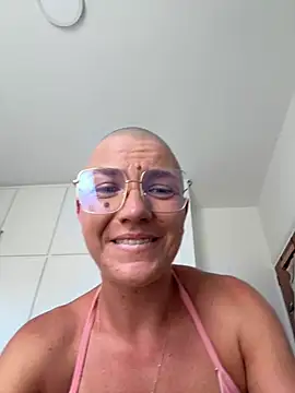 Snapshot of PaulinaSchubert1 chatting on 31, 5, 2026 PaulinaSchubert1 online show from 31, 5, 2026