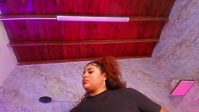 jones maddy  online show from 29, 10, 2025