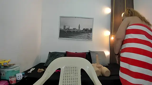 Snapshot of Cheryl_JONES chatting on 1, 7, 2026 Cheryl JONES online show from 1, 7, 2026