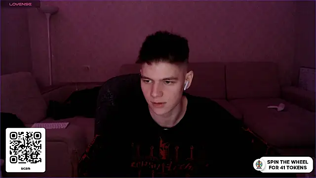 Snapshot of dantebigboi300 chatting on 18, 12, 2024 dantebigboi300 online show from 18, 12, 2024