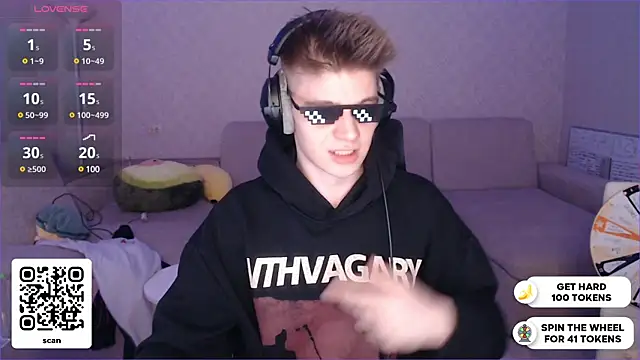 Snapshot of dantebigboi300 chatting on 29, 12, 2024 dantebigboi300 online show from 29, 12, 2024