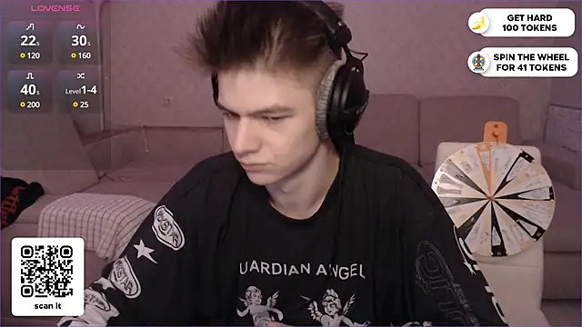 Snapshot of dantebigboi300 chatting on 4, 1, 2025 dantebigboi300 online show from 4, 1, 2025