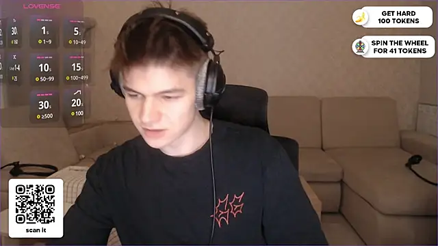 Snapshot of dantebigboi300 chatting on 6, 1, 2025 dantebigboi300 online show from 6, 1, 2025