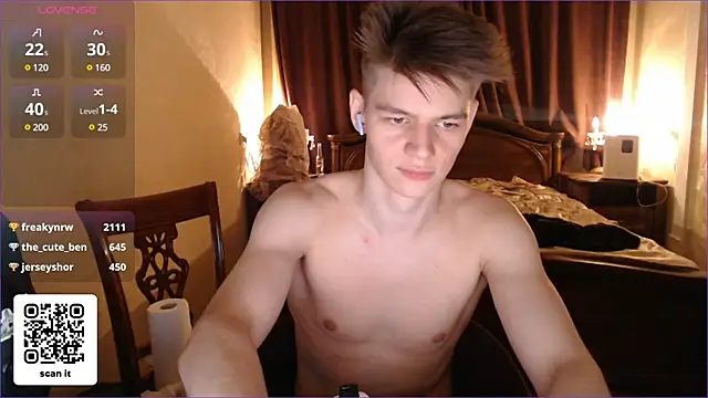 Snapshot of dantebigboi300 chatting on 1, 2, 2025 dantebigboi300 online show from 1, 2, 2025