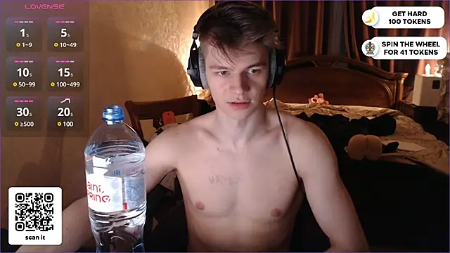 Snapshot of dantebigboi300 chatting on 4, 2, 2025 dantebigboi300 online show from 4, 2, 2025