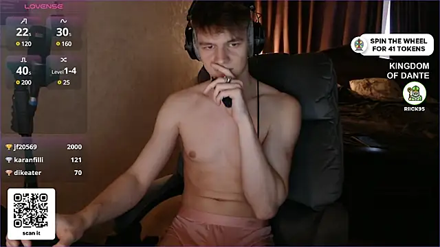 Snapshot of dantebigboi300 chatting on 24, 2, 2025 dantebigboi300 online show from 24, 2, 2025