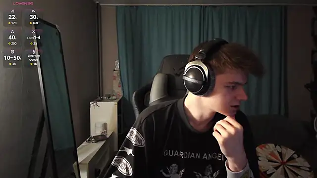 Snapshot of dantebigboi300 chatting on 30, 9, 2025 dantebigboi300 online show from 30, 9, 2025