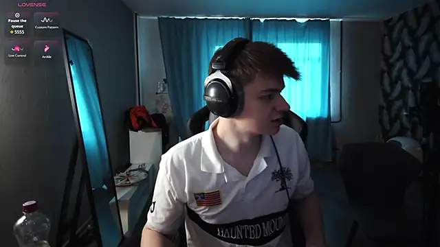 Snapshot of dantebigboi300 chatting on 3, 10, 2025 dantebigboi300 online show from 3, 10, 2025