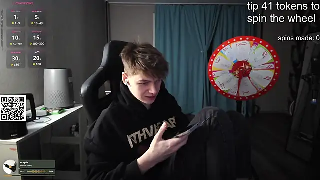 Snapshot of dantebigboi300 chatting on 11, 10, 2025 dantebigboi300 online show from 11, 10, 2025