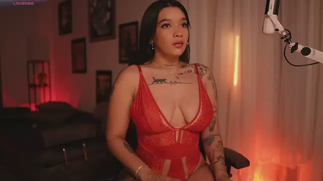 HannahW  online show from 4, 4, 2026