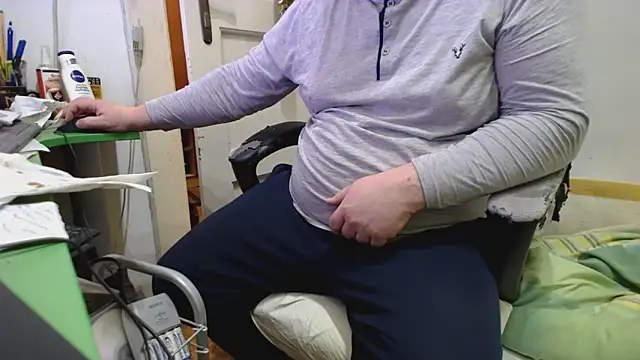 Snapshot of tipko123 chatting on 20, 12, 2024 tipko123 online show from 20, 12, 2024