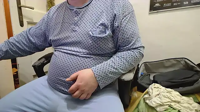 Snapshot of tipko123 chatting on 2, 2, 2025 tipko123 online show from 2, 2, 2025