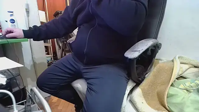 Snapshot of tipko123 chatting on 17, 10, 2025 tipko123 online show from 17, 10, 2025