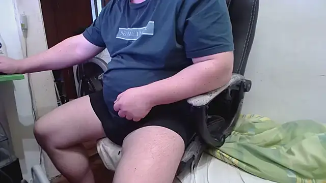 Snapshot of tipko123 chatting on 3, 11, 2025 tipko123 online show from 3, 11, 2025