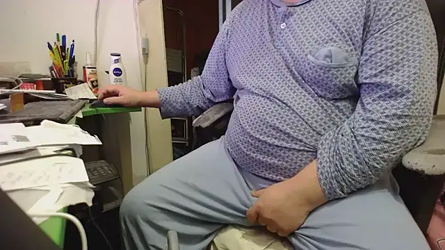 Snapshot of tipko123 chatting on 15, 11, 2025 tipko123 online show from 15, 11, 2025