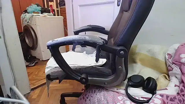 Snapshot of tipko123 chatting on 3, 12, 2025 tipko123 online show from 3, 12, 2025