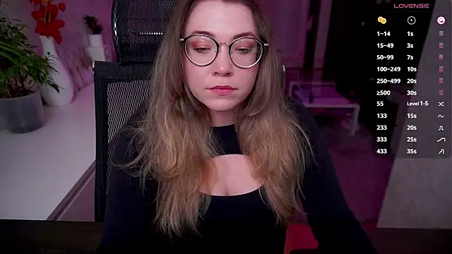 Snapshot of RemyCute chatting on 8, 5, 2026 RemyCute online show from 8, 5, 2026