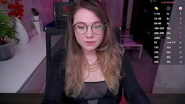 Snapshot of RemyCute chatting on 17, 5, 2026 RemyCute online show from 17, 5, 2026