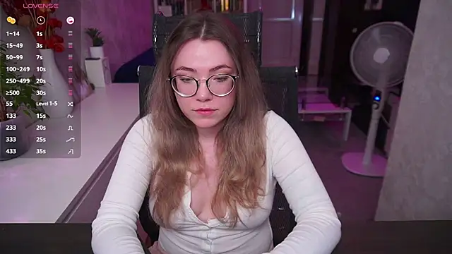 Snapshot of RemyCute chatting on 12, 6, 2026 RemyCute online show from 12, 6, 2026
