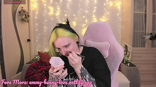 EmmyBunny online show from 8, 1, 2026