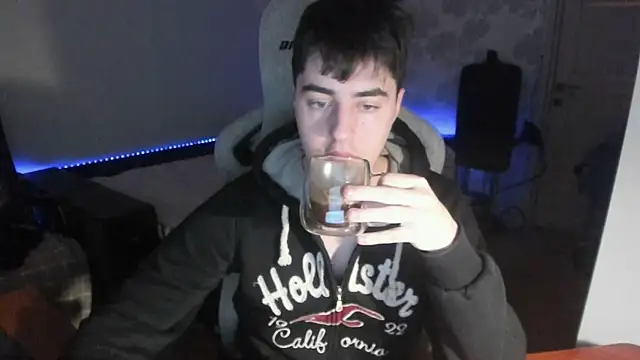 Knuckles17 online show from 6, 1, 2026