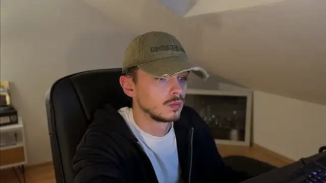 naked psy online show from 30, 10, 2025