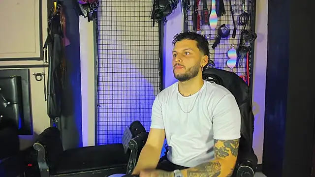 Twisted Fantasy online show from 17, 11, 2025