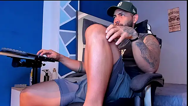 Snapshot of alex_oficial chatting on 19, 6, 2026 alex oficial online show from 19, 6, 2026