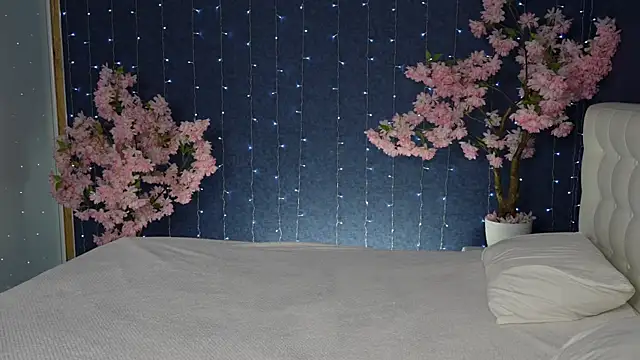 -Mirror-Girl- online show from 3, 4, 2026