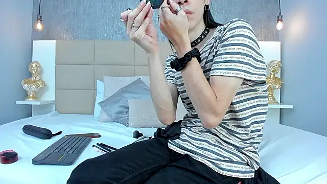 Hecatee 77 online show from 19, 3, 2026