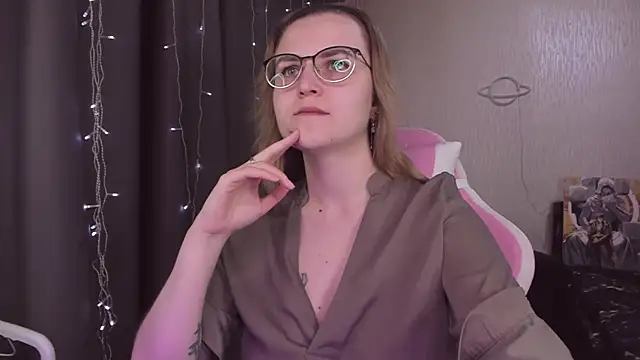 MissBrightShine online show from 23, 10, 2025