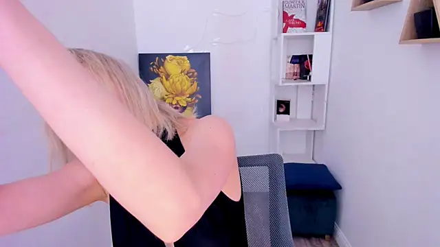 FloweryLove 1 online show from 11, 3, 2025