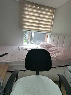 Zoe olsen online show from 8, 4, 2026